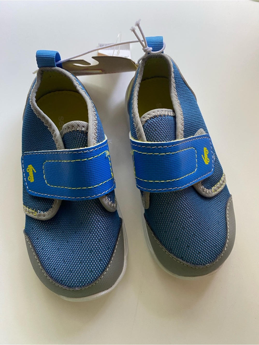 See Kai Run Kids Velcro Sneakers / Size 8c / NWT
